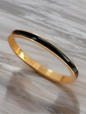 The Classic Style Bangle in
Black
